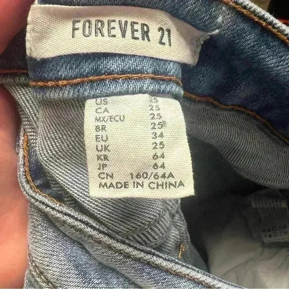 Forever 21 Distressed Jeans Size 25 - Picture 5 of 6